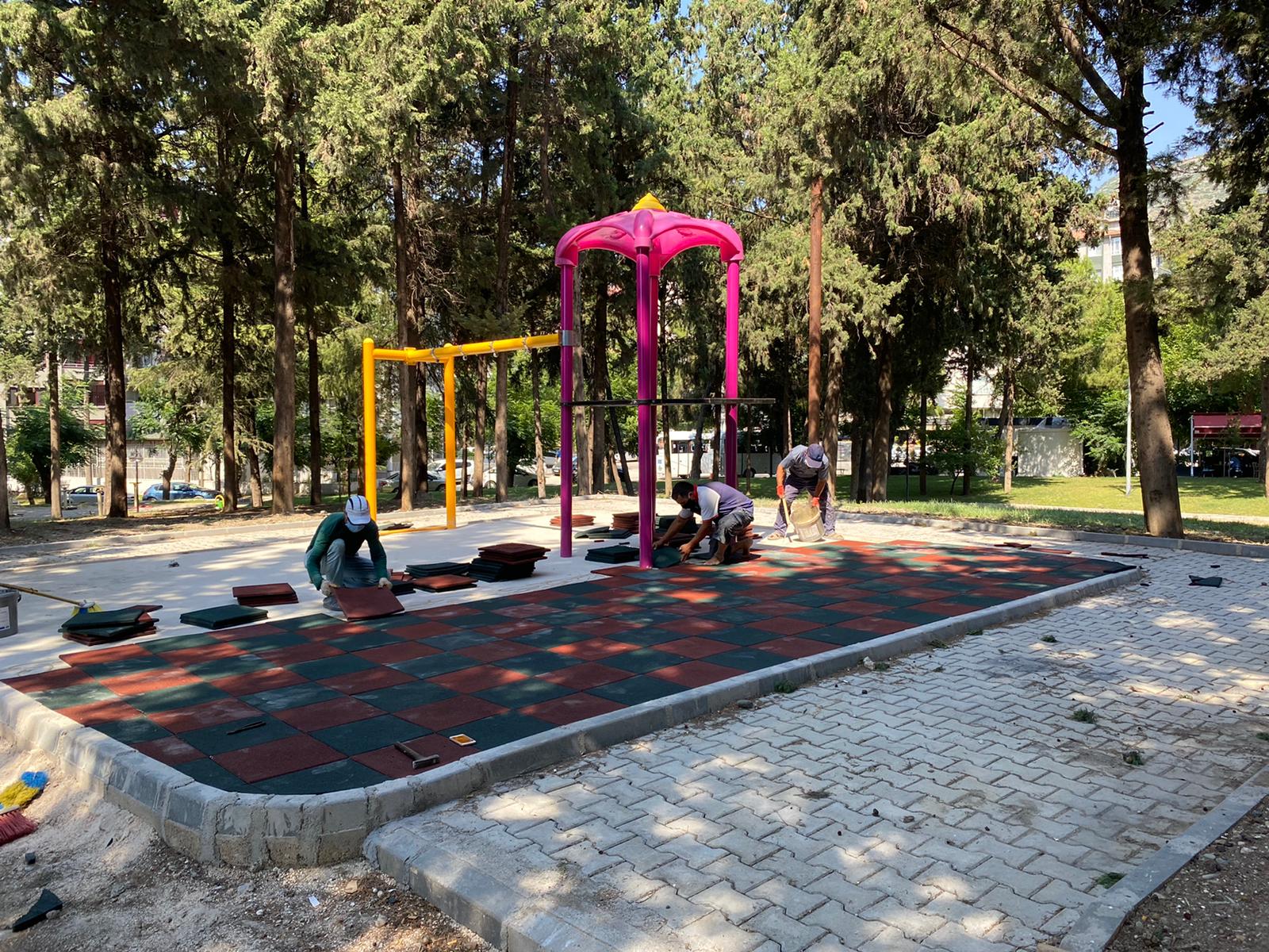 Oyun_Parklarna_Kaucuk_Zemin_1