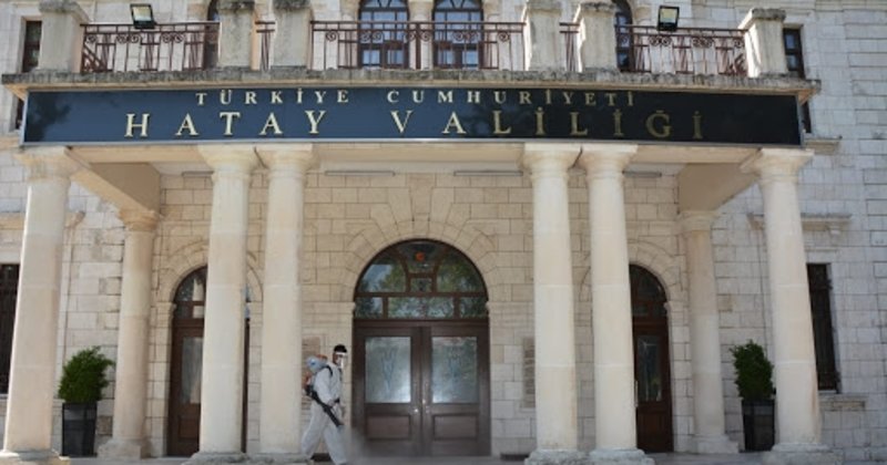 800x420-hatay-valiligi-65-yas-ustu-vatandaslarin-sokaga-cikmalari-kisitlandi-haberlerini-yalanladi-1598994964075