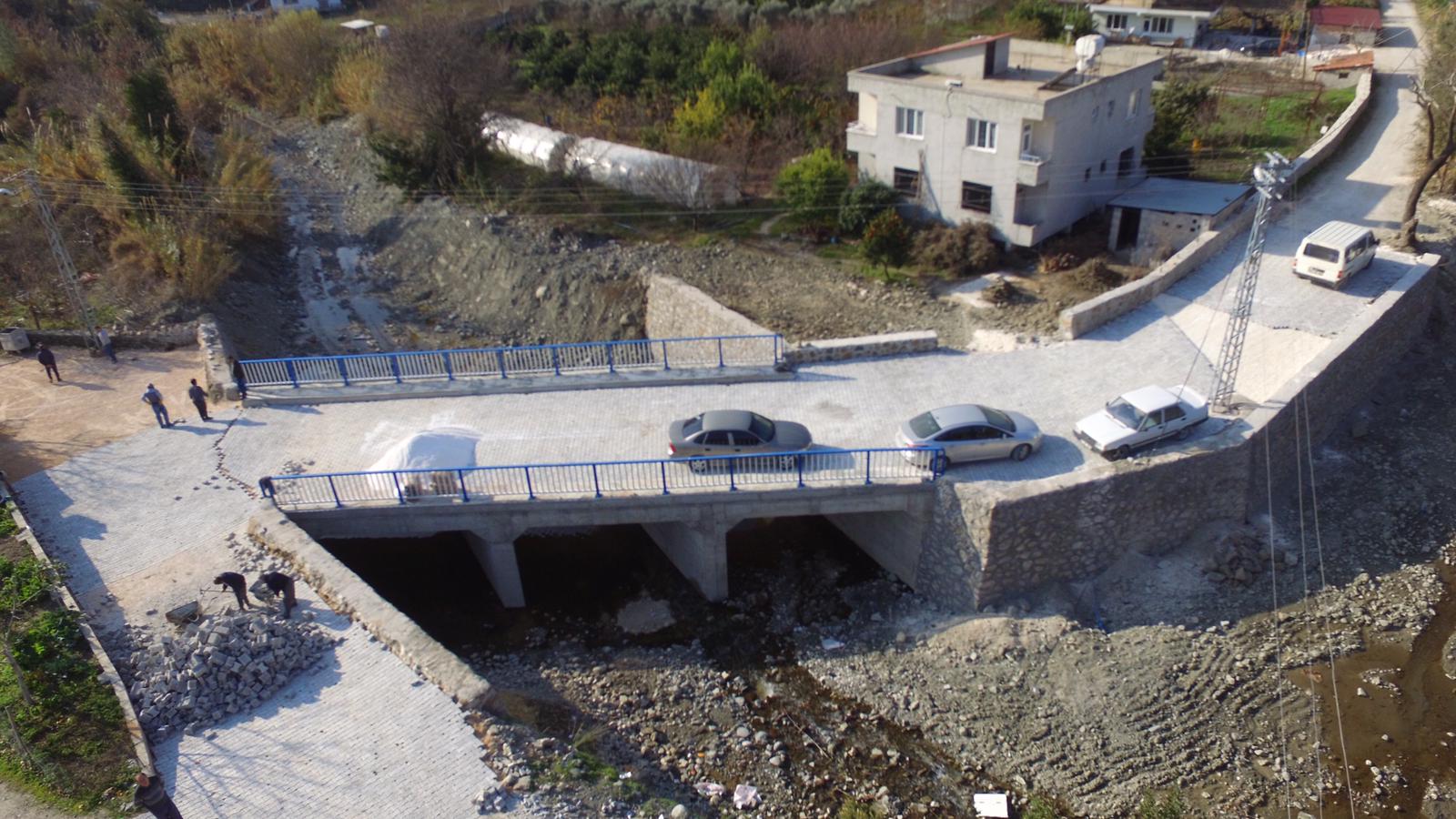 DEFNE ÜÇ GÖZLÜ KÖPRÜSÜNE KAVUŞTU
