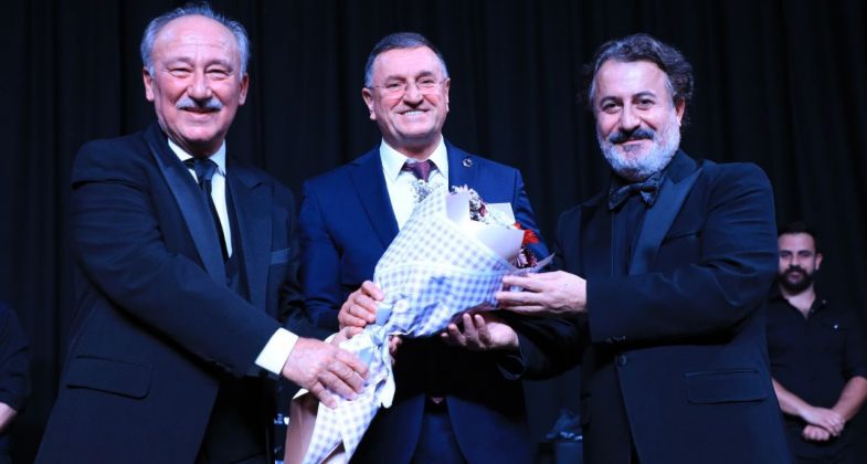 ÜNLÜ SANATÇILAR EXPO 2021 HATAY İÇİN SAHNE ALDI (2)