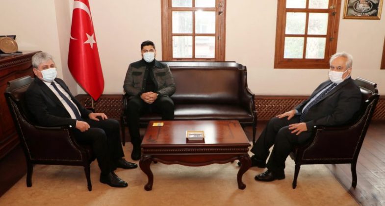 01_06_01_22_BuyukelciOzturk-840x478