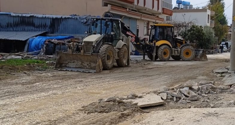GİRNE CADDESİ’NDE ÇALIŞMALARA START VERİLDİ (2)