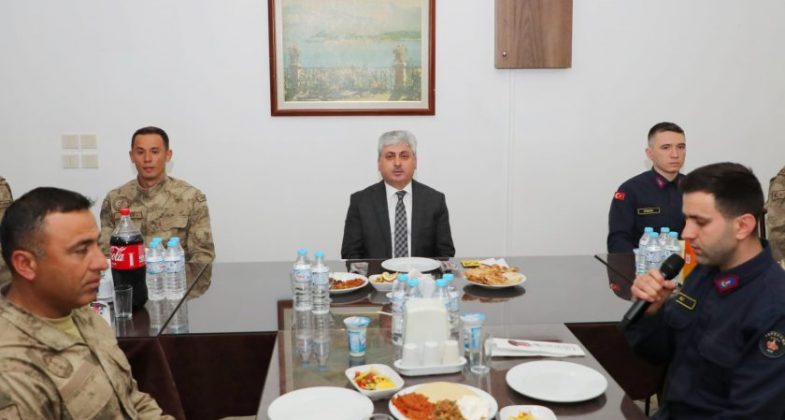 01_19_04_22_jandarmaiftar-840x478