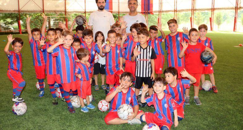 Altınordu Futbol Okulunda 5 Yaş Minikler Sahada