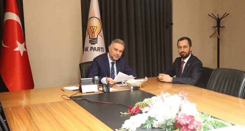 ÖZHASEKİ’DEN YAYLADAĞI KENT MEYDANI PROJESİNE DESTEK