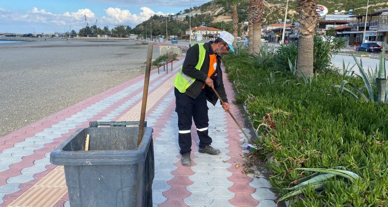 SAMANDAĞ BELEDİYESİ TEMİZ YARINLAR İÇİN ÇALIŞMALARINDA HIZ KESMİYOR (2)