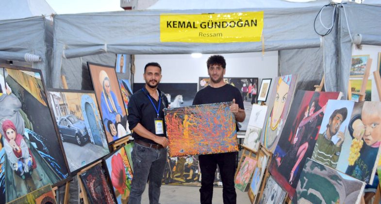 Ressam Gündoğan’ın Eserleri İle Mersin Fuarında