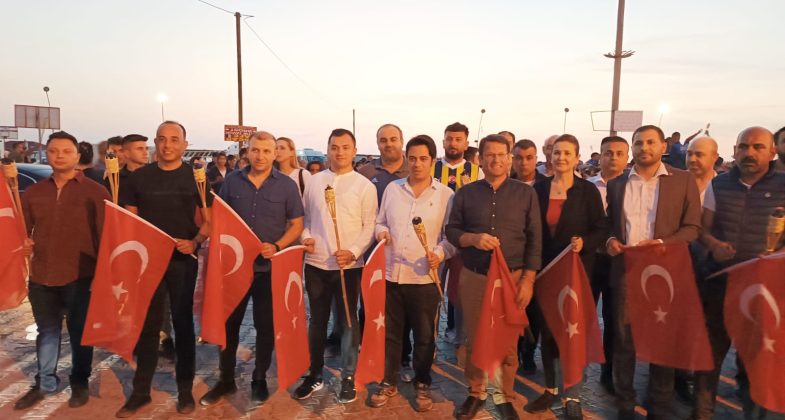 29 ekim meşaleli yürüyüş (7)