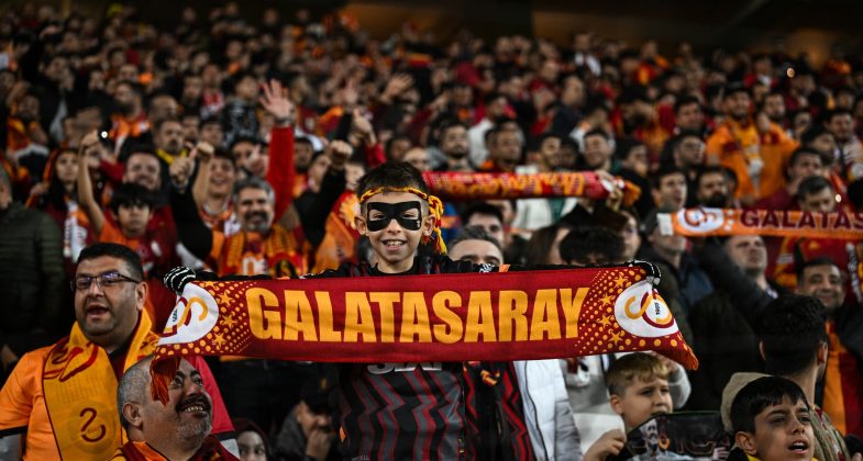 Trendyol Süper Lig'in 20. haftasında Atakaş Hatayspor ile Galatasaray, Mersin Stadyumu'nda karşılaştı. Taraftarlar, takımını destekledi. ( Eren Bozkurt - Anadolu Ajansı )