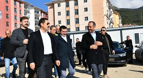 vali-masatli-koy-konutlarini-inceledi