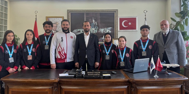 baskan-yalcin-sampiyonlari-agirladi