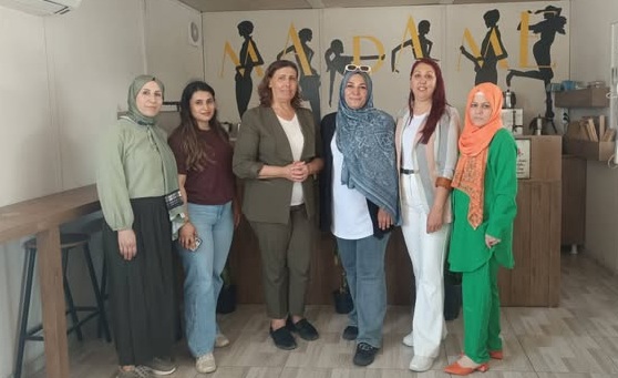 mhp-kacepten-kadin-esnaflara-ziyaret