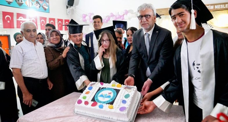 ozel-cocuklar-mezun-oldu