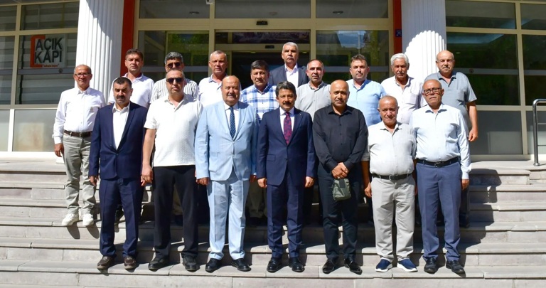 muhtarlardan-vali-demiryureke-ziyaret