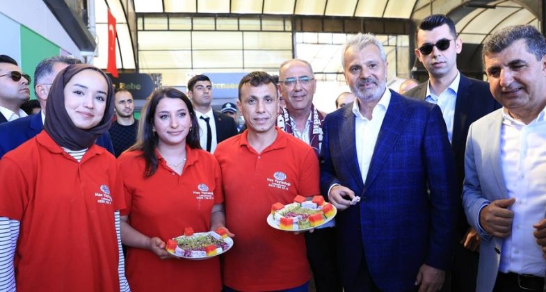 baskan-onturkten-uzun-carsi-esnafina-ziyaret