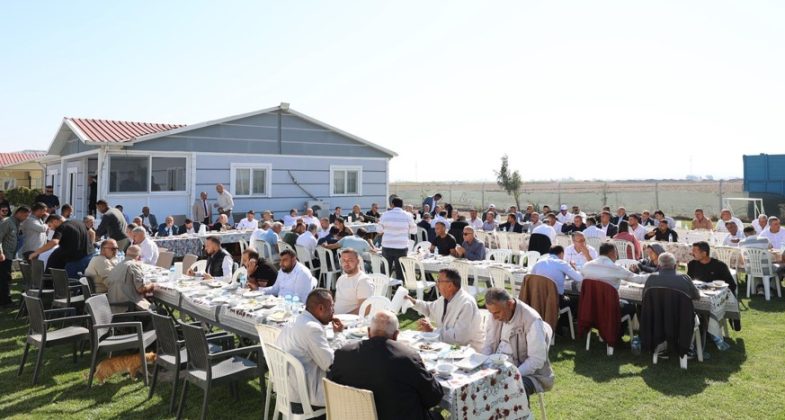 baskan-yapar-mahalle-muhtarlariyla-bulustu