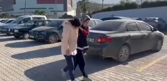 biri-dolandiriyor-biri-tehdit-ediyordu