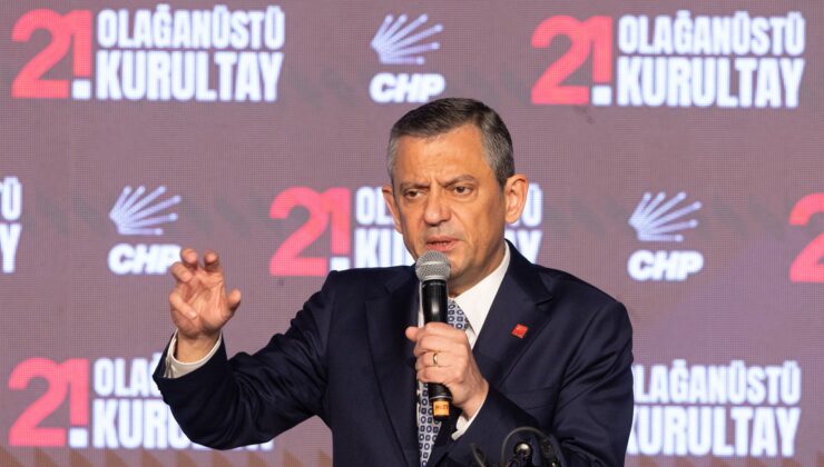 ANKARA, TURKEY - APRIL 6: Republican People's Party (CHP) leader Ozgür Ozel addresses to party members during the CHP’s Extraordinary Congress on April 6, 2025 in Ankara, Turkey. Ozgur Ozel, leader of the Republican People's Party (CHP), called an extraordinary congress, the move comes amid concerns that the party leadership could be removed through legal action after the arrest of the Mayor of Istanbul, Ekrem Imamoglu. The Mayor of Istanbul Ekrem Imamoglu, a member of opposition Republican People's Party (CHP) and the main challenger in the next presidential election, was jailed on corruption charges, sparking the country's largest wave of demonstrations since the 2013 Gezi Park protests. (Photo by Serdar Ozsoy/Getty Images)