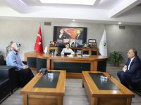 Başkan Sarı koltuğunu Haris Sağlamoğlu’na devretti