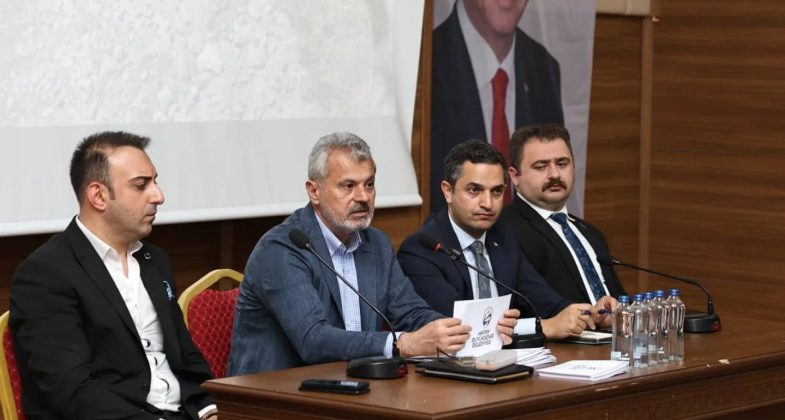 BAŞKAN ÖNTÜRK’TEN HATAY VE DEFNE’YE MÜJDELER