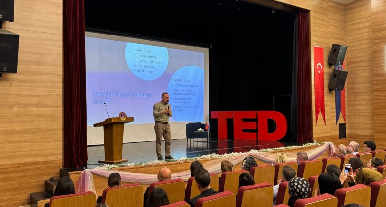 TED HATAY KOLEJİ DEĞİŞEN DÜNYA GELİŞEN ÖĞRETMEN ÇALIŞTAYI