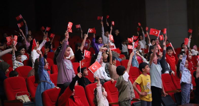 Altınözü’nde çocuk festivali coşkusu