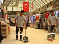 Sessiz Mesai, Büyük Emek: Uzun Çarşı’yı Pırıl Pırıl Yapıyorlar