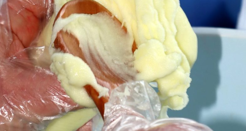 Hatay’ın Efsane Limon Dondurmacısı Lezzeti Yaşatıyor