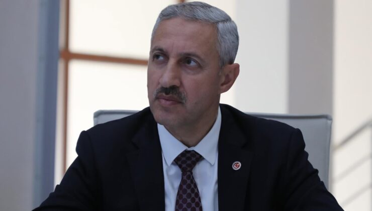 MKÜ Ailesine Katılan Öğrencilere Rektör Eren’den “Hoş geldiniz” Mesajı