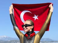 Şahika Ercümen’den Yayladağı’nda Zafer Dalışı