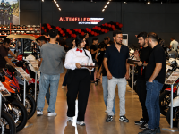 Altıneller Motors’un Açılışı Alışveriş Şenliğine Dönüştü