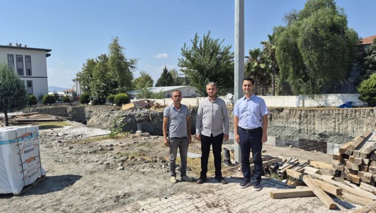 Erzin’e İki Yeni Hizmet Binası İçin İlk Kazma Vuruldu