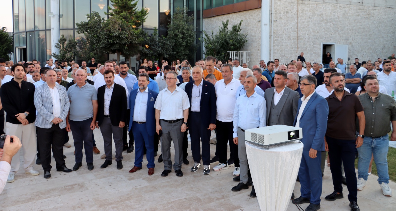 HİKMET ÇİNÇİN’DEN GÜÇLÜ ADAYLIK ÇIKIŞI