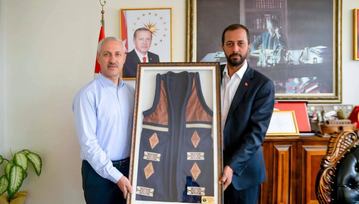 Rektör Eren, Yayladağı MYO’da Öğrencilerle Bir Araya Geldi
