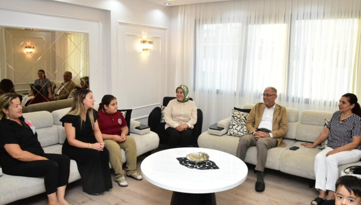 Başkan Yapar, Evlerine Kavuşan Aileleri Ziyaret Etti