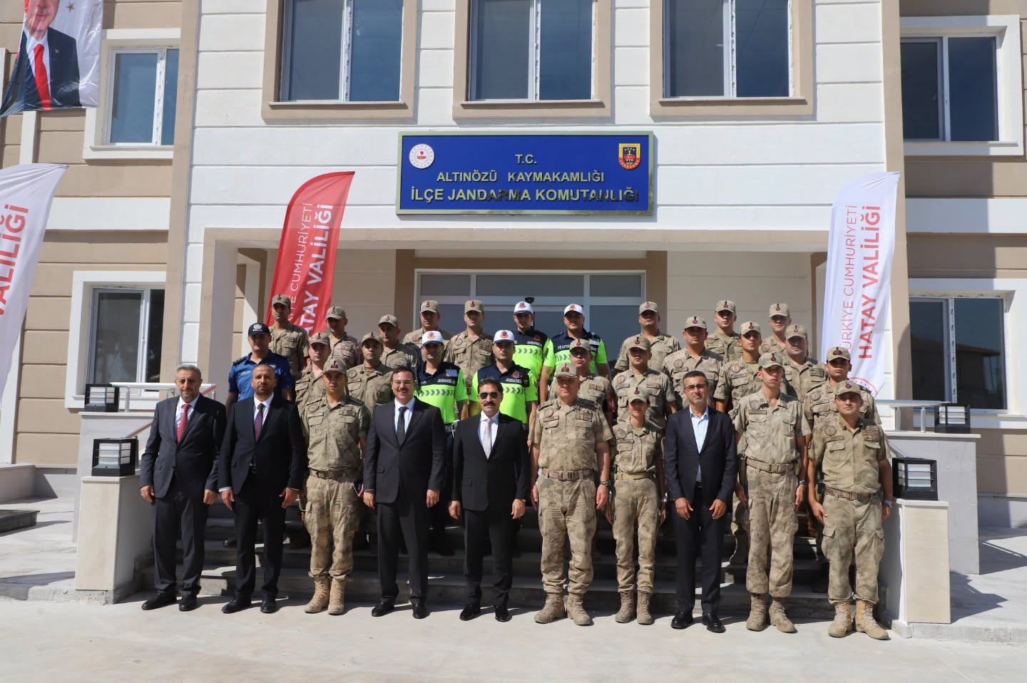 Vali Masatlı’dan Altınözü’ndeki yeni Jandarma hizmet binasına ziyaret