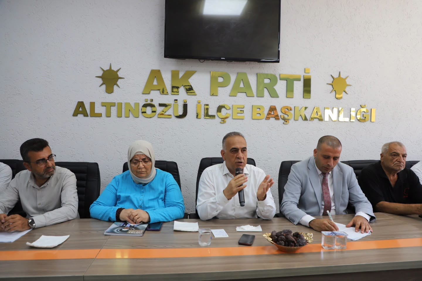 Altınözü’nde yapılan ve planlanan çalışmalar istişare edildi