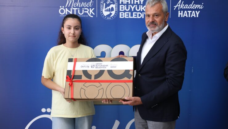 Hatay’ın Başarılı Gençleri Ödüllerini Aldı