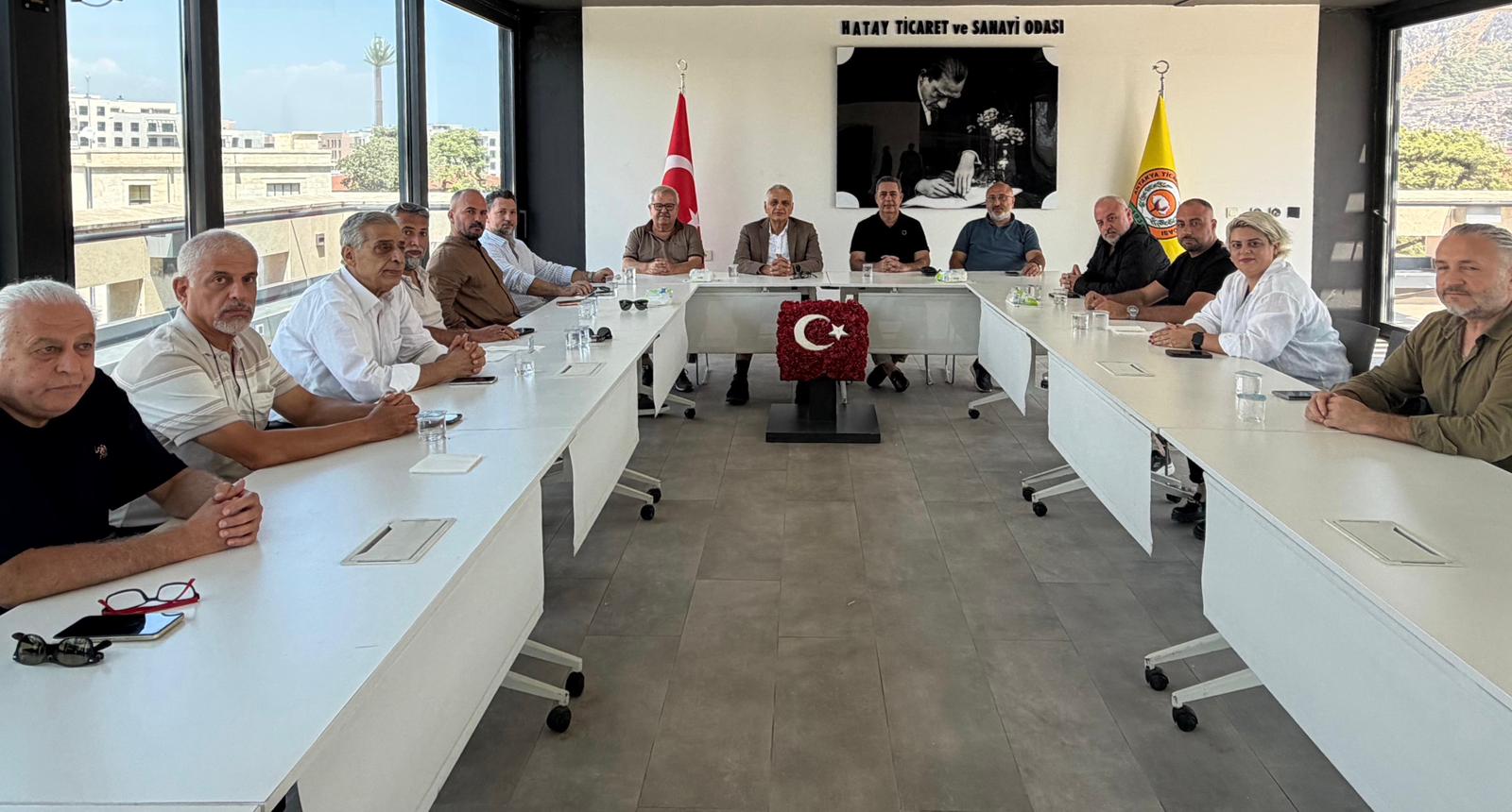 HATAY BEŞİKTAŞLILAR DERNEĞİ’NDEN HATSO BAŞKANI HİKMET ÇİNÇİN’E ZİYARET