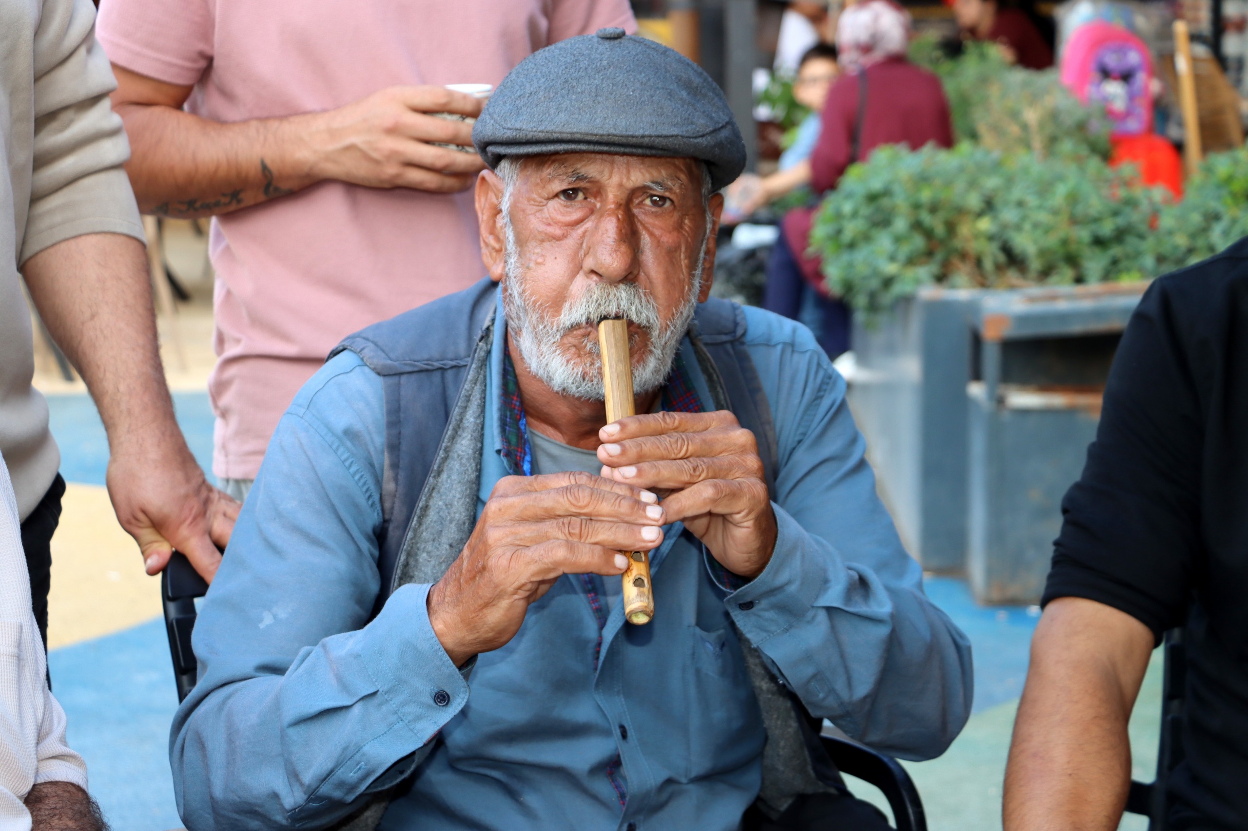 Kaval Sesiyle Uzun Çarşı’da Gönüllere Dokunan Ali İpek