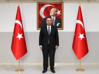 MUSTAFA ŞENER’DEN HATAY’A SAĞDUYU ÇAĞRISI: “KARDEŞLİĞİMİZE SAHİP ÇIKALIM”