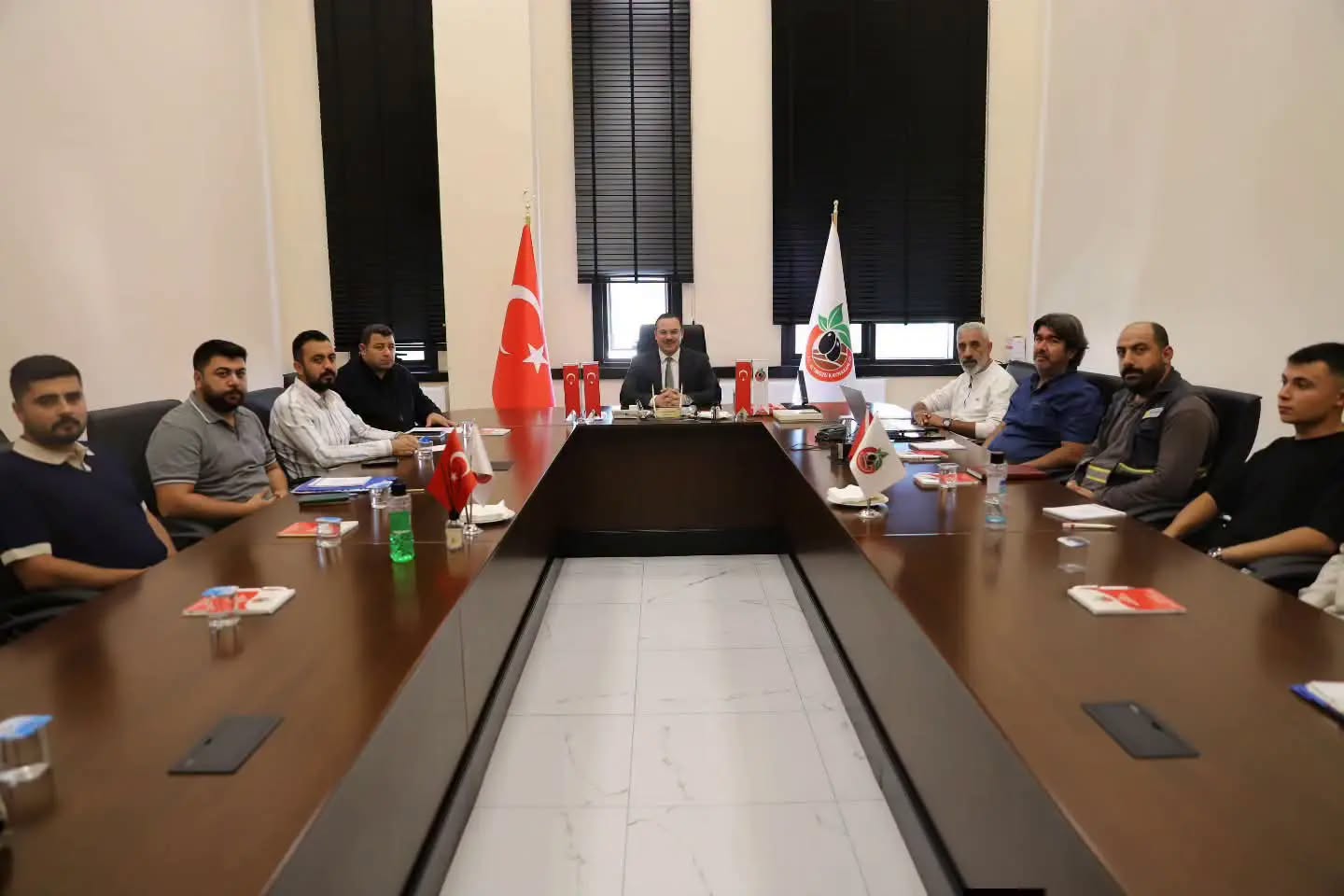 Altınözü’nde hasarlı binaların yıkımına ilişkin toplantı