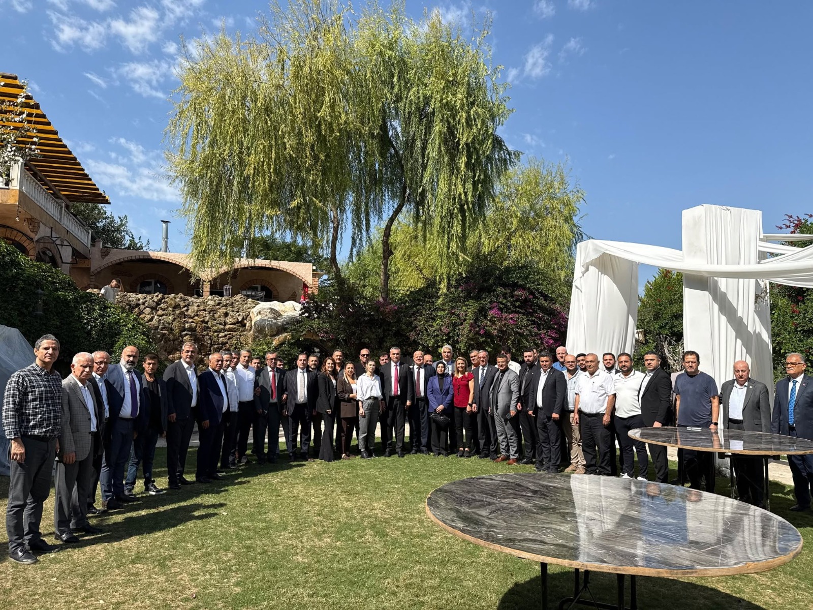 CHP’Lİ SARı HATAY ÖRGÜTÜYLE BİR ARAYA GELDİ