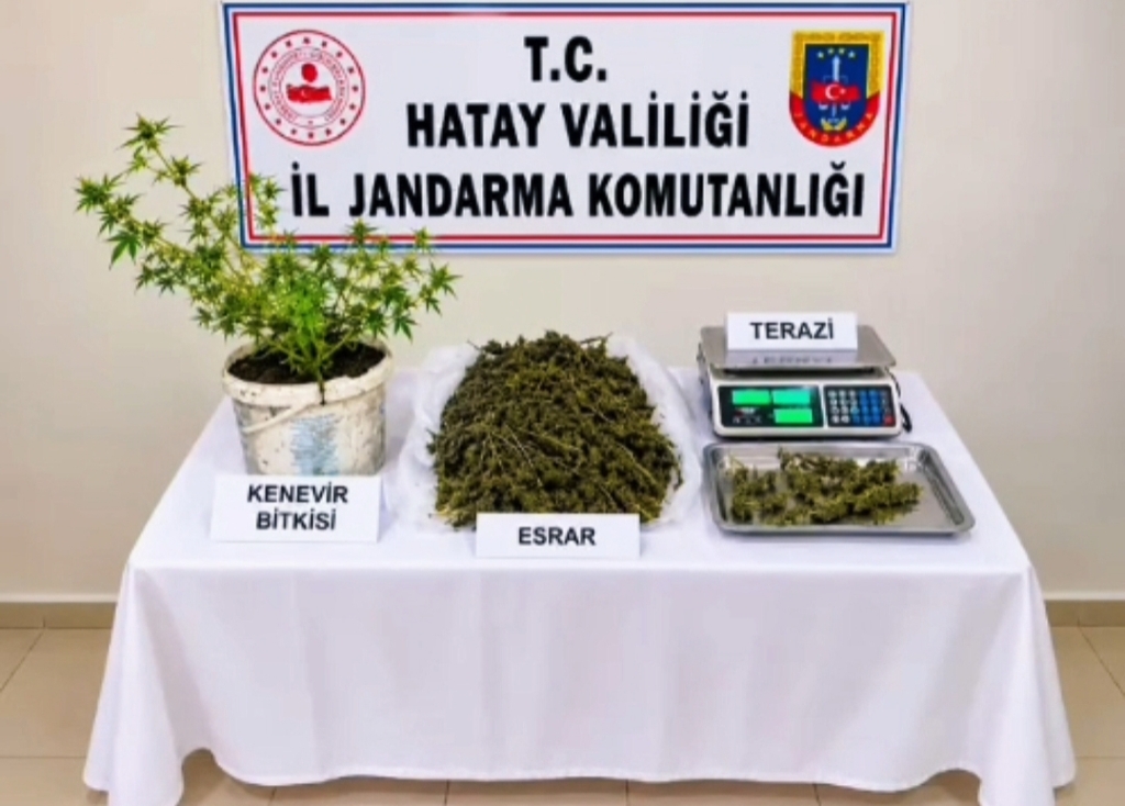 Kumlu’da Uyuşturucu Operasyonu: 3.5 Kilo Esrar Ele Geçirildi!