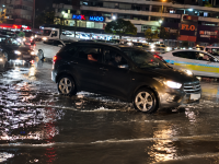İskenderun’da Sağanak Yağmur Sonrası Yollar Göle Döndü!