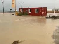 Yollar Taşkınlara, Yazlıklar Suya Teslim Oldu!