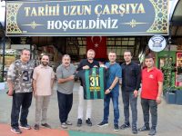 Ogün Kaptanoğlu’na Hatay’ın Vefasını Anlatan Anı Forması