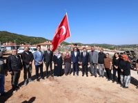MASATLI, KIZILGÖL’DE YENİ YUVALARINA KAVUŞAN VATANDAŞLARIN SEVİNCİNE ORTAK OLDU