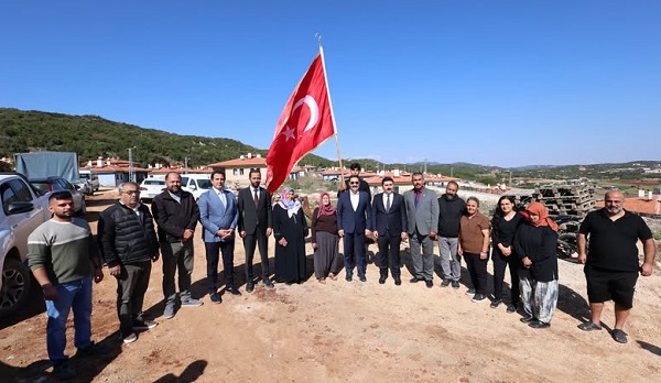 MASATLI, KIZILGÖL’DE YENİ YUVALARINA KAVUŞAN VATANDAŞLARIN SEVİNCİNE ORTAK OLDU