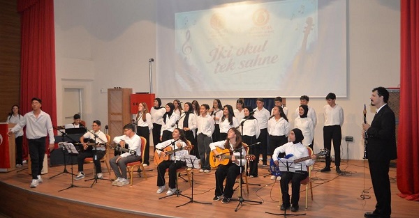 Yayladağı’nda İki Okul Tek Sahne Müzikal Etkinliği